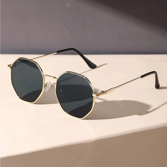 ⚠️Clearance Grey And Gold Metal Frame Fashionable Vintage Women’s Sunglasses - Picture 1 of 8